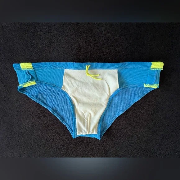 Gazelle New York Men’s Vintage Bikini Speedo Swimsuit Low Rise Drawstring